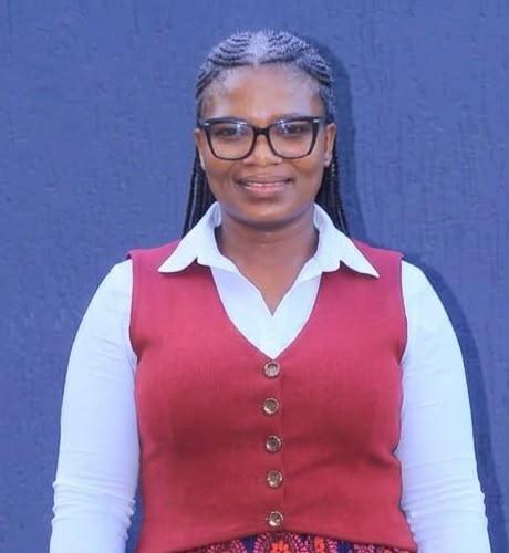Cynthia Ngezana, estate agent